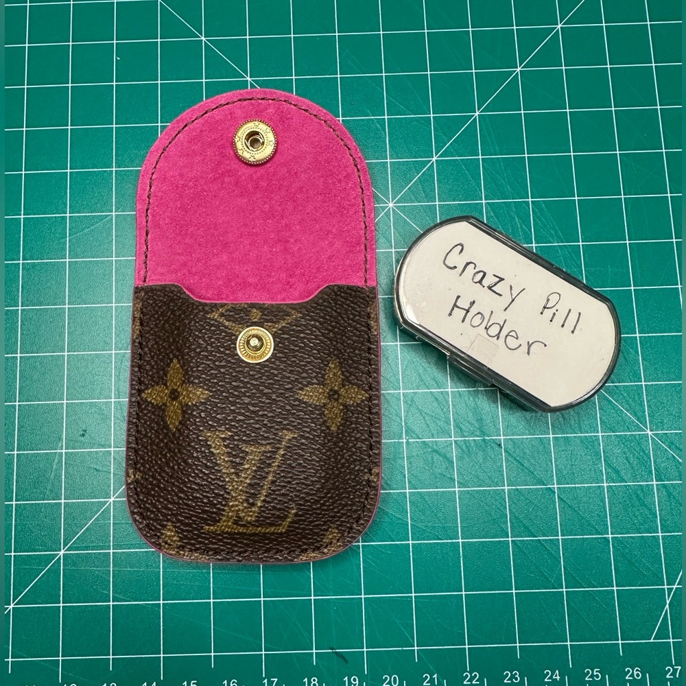 Personal Leather Storage Accessory - Picture 6 of 8
